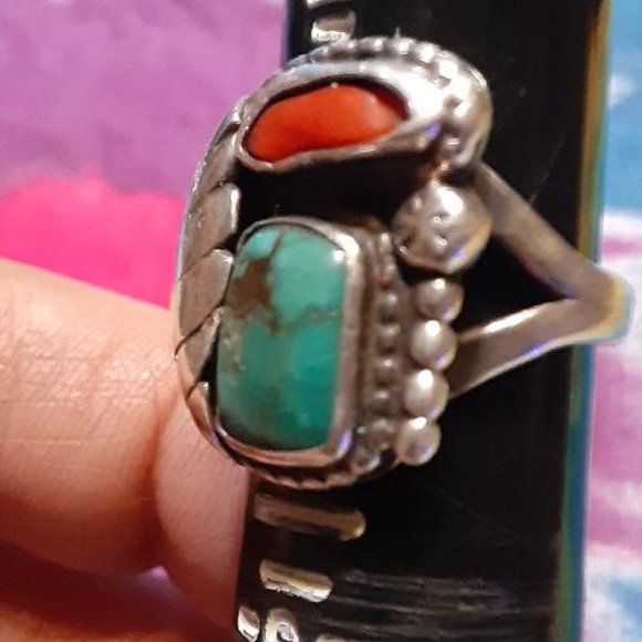 Vintage Navajo Turquoise & Coral Ring - Picture 3 of 6